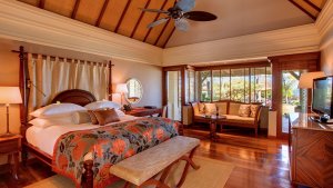 romantisches schlafzimmer im constance le prince maurice auf mauritius