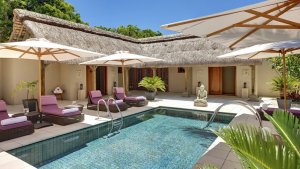 entspannung im spa pool m constance le prince maurice luxus resort auf mauritius indischer ozean