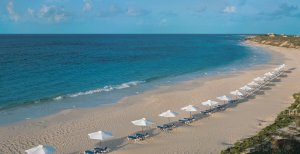 traumhafter sandstrand und türkises meer im Cuisinart Resort & Spa luxus resort in anguilla karibik