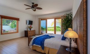 grosses schlafzimmer mit traumausblick im Cuisinart Resort & Spa luxus resort anguilla karibik