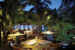 idyllische restaurant im beachcomber dinarobin golf & spa auf mauritius