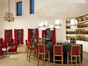 Italien Sizilien Donnafugata Golf & Spa Resort guter Wein und Cocktails in Lounge Bar