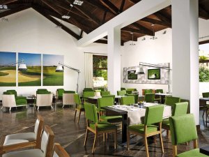 Italien Sizilien Donnafugata Golf & Spa Resort gutes essem im Restaurant am golfplatz Golf Club House 19th Hole