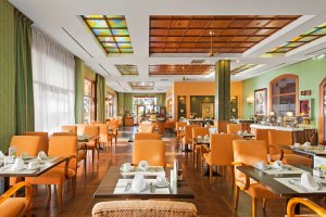 Spanien Fuerteventura Elba Palace & Golf Resort gemütliches Buffetrestaurant Cafeteria 