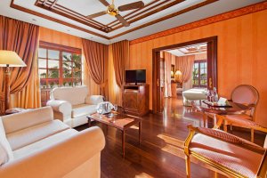 Spanien Fuerteventura Elba Palace & Golf Resort stilvolles Wohnzimmer in der Suite Prestige 