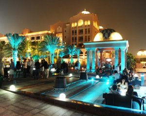 stilvolle lounge im Kempinski Emirates Palace in abu dhabi