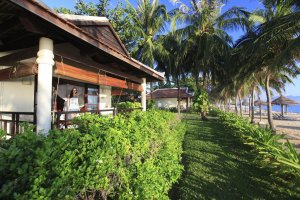 private luxus villa am strand mit palmen im evason ana mandara resort in nha trang vietnam