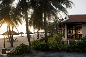 luxus zimmer am strand unter palmen im evason ana mandara resort in nha trang vietnam