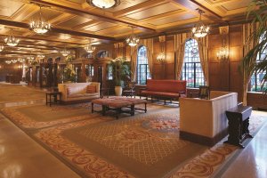traumhaft elegante lobby im fairmont le chateau frontenac in kanada quebec 