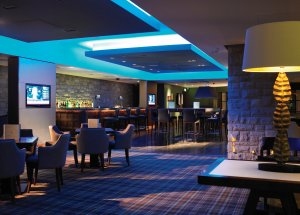 Europa Schottland St Andrews Fairmont Hotel Bar Lounge Rock and Spindle zum Ausklang des Abends