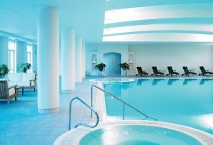 Europa Schottland St Andrews Fairmont Hotel eine angenehme Erfrischung im Pool 