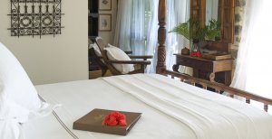 romantisches schlafzimmer im firefly in der karibik mustique