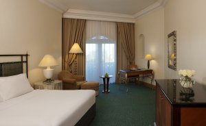 Orient Oman Muscat Grand Hyatt grosser schoener Standard Room Grand King 