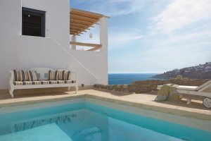 luxuriöse villa mit pool im grecotel mykonos blu auf mykonos griechenland