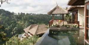 traumhafter ausblick auf die natur von der villa im ubud hanging gardens resort in bali indonesien
