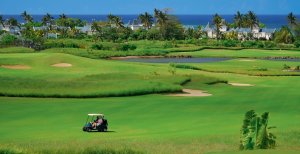 paradisischer golfplatz am meer im heritage le telfair golf & spa resort auf mauritius