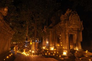 romantische abendstimmung im heritage relais und chateaux resort in siem reap kambodscha asien