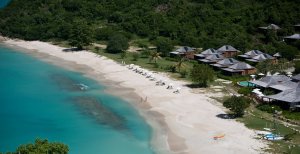 weisser traumstrand im hermitage bay luxus resort in antigua karibik