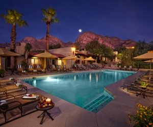 USA, Arizona, Hilton Tucson El Conquistador Golf Resort, pool mit blick auf die berge