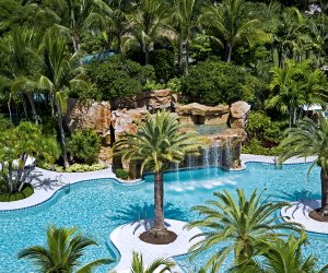 Relaxen Sie im Pool des Turnberry Isle Resort Miami, Florida, USA