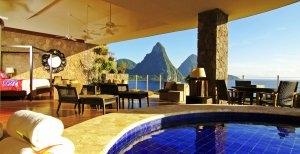 wunderschöner wohnbereich mit intergiertem pool im jade mountain luxus resort in st. lucia karibik