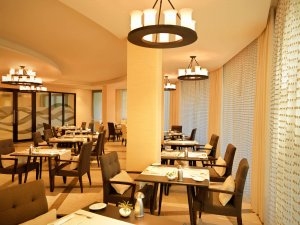modernes Cap Roig Restaurant im Luxushotel Mallorca Jumeirah Port Soller Hotel & Spa