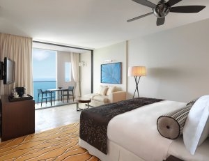 Superior Room mit herrlichem Meerblick und modernen Möbeln im Luxushotel Mallorca Jumeirah Port Soller Hotel & Spa