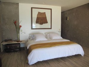 luxusrioeses schlafzimmer im Kenoa Exclusive Beach Spa & Resort, Barra de Sao Miguel, Brasilien