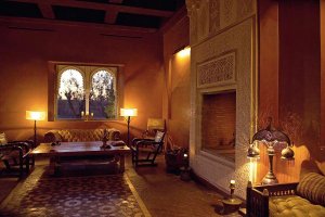 ruhige luxus lounge im ksar char bagh resort von relaix und chateaux in marrakesch marokko