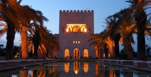 wunderschöner pool in afrika marokko marrakesch im ksar char bagh