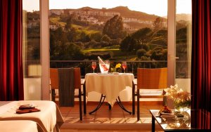 Spanien La Cala de Mijas  Resort & Golf Balkon mit wunderschoener aussicht auf begruente Huegel