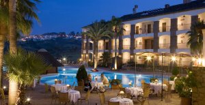 Spanien La Cala de Mijas Resort & Golf romantisches Abendessen am Pool 