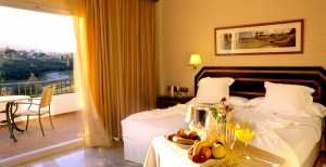 Spanien La Cala de Mijas Resort & Golf helle und freundliche Standard Zimmer mit grossem Balkon