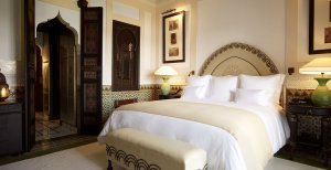 elegantes schlafzimmer in afrika marokko marrakesch im la mamounia