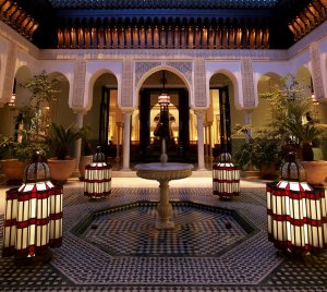 eleganter innenhof in afrika marokko marrakesch im la mamounia