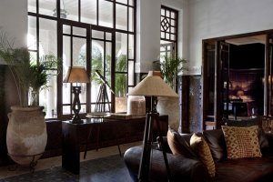 gemütliche lounge mit ausblick im La Villa des Orangers in marrakesch marokko