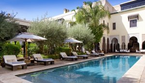 luxuriöser pool im La Villa des Orangers in marrakesch marokko