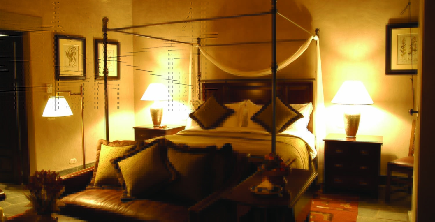 romantisches schlafzimmer mit himmelbett im luxus hotel las casitas del colca in peru lateinamerikan 