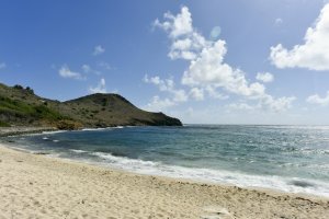 Traumhafter Sandstrand des Hotels Le Toiny auf St. Barth