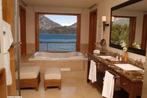 modernese badezimmer im llao llao hotel resort in patagonien argentinien südamerika