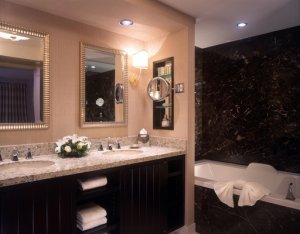 luxus badezimmer im mandalay bay in den usa las vegas