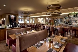 Fine Dining im Mandarin Oriental Hyde Park London in der Bar Boulud des Luxus Hotels