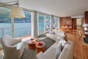 luxus wohnzimmer mit ausblick auf den see im luxus hotel mandarin oriental lago di como italien
