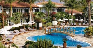 spanien gran canaria seaside grand hotel residencia erfrischender pool und sonnenliegen