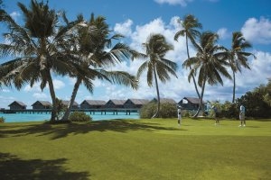 traumhafter golfplatz auf den malediven im shangri la villingili resort & spa