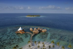 blaue lagune im the nautilus maldives luxusresort im baa atoll malediven